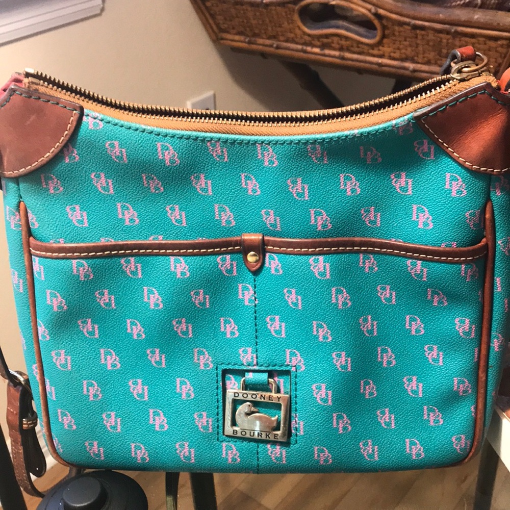 Vintage Dooney& Bourke Crossbody